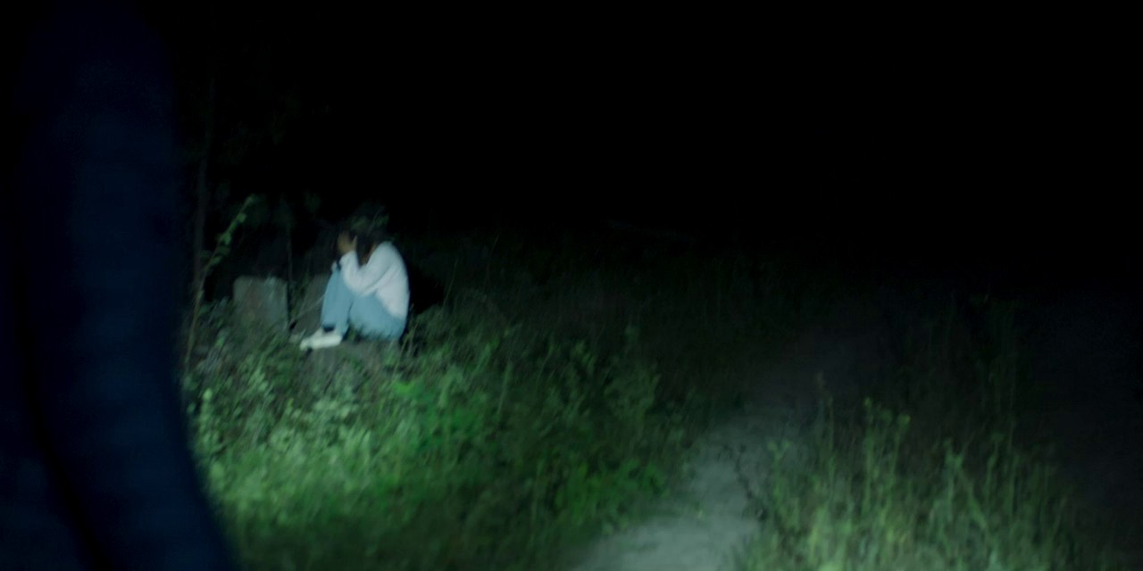 Demonic (2021) AMZN WEB-DL Hindi + English 720p AVC DDP 2.0 ESub.mkv.0003